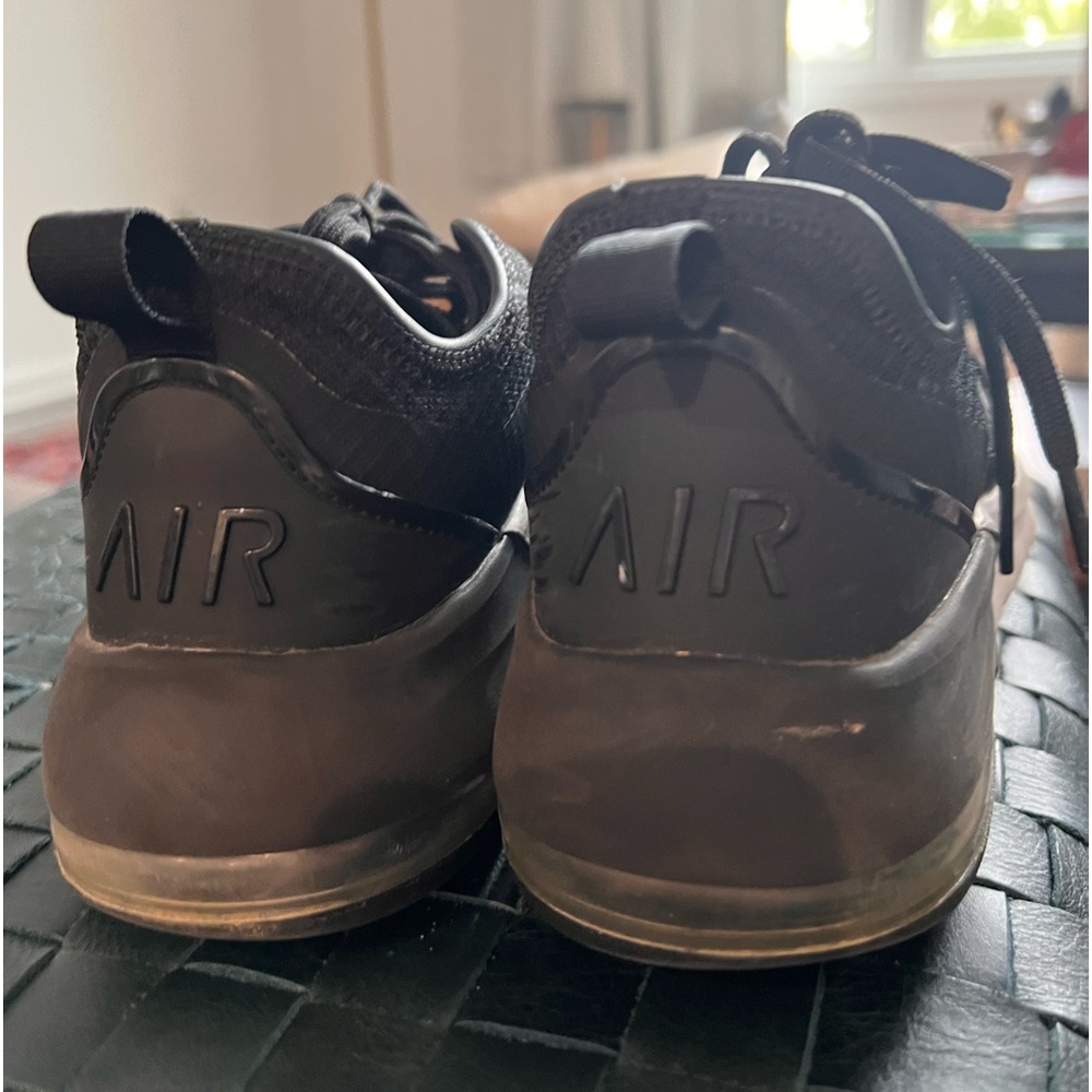 Gently used Nike air sneakers. Size 9.5